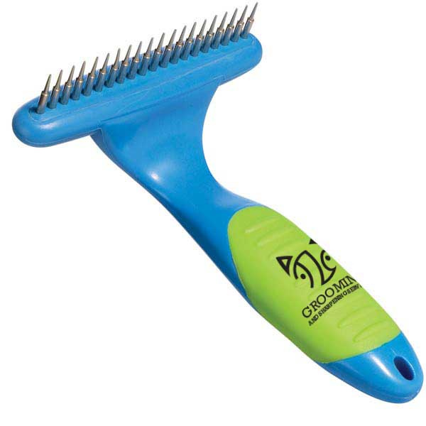 An example of how to incorporate the logo on to grooming tools